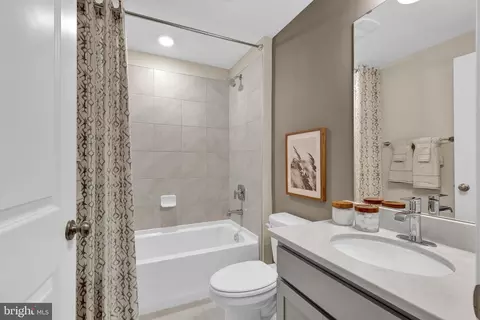 Bath - 465 Hanson St, Frederick, MD 21701 photo 1 of 2
