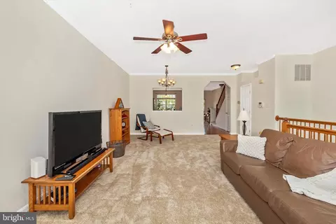 4842 Marsden Pl, Frederick, MD 21703 photo 5