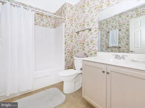 Bath - 6 Stine Ct, Middletown, MD 21769 photo 2 of 2
