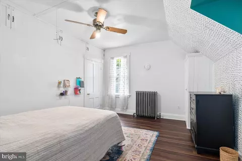 Bedroom - 413 E A St, Brunswick, MD 21716 photo 6 of 9