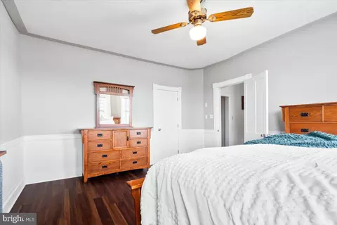 Bedroom - 413 E A St, Brunswick, MD 21716 photo 2 of 9