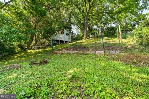 Exterior - 413 E A St, Brunswick, MD 21716 photo 6 of 8
