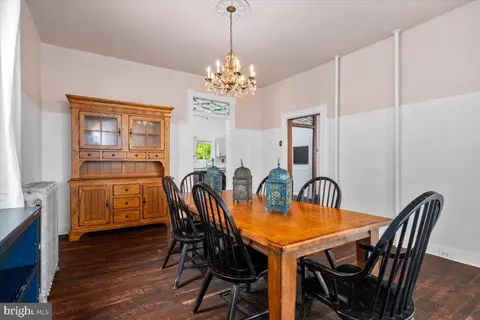 Dining - 413 E A St, Brunswick, MD 21716 photo 2 of 4
