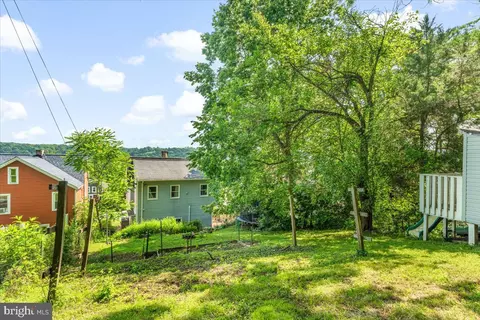 Exterior - 413 E A St, Brunswick, MD 21716 photo 8 of 8