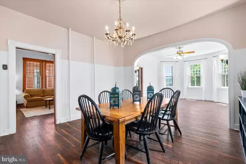 Dining - 413 E A St, Brunswick, MD 21716 photo 4 of 4