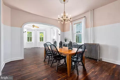 Dining - 413 E A St, Brunswick, MD 21716 photo 3 of 4