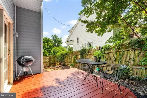 Exterior - 413 E A St, Brunswick, MD 21716 photo 4 of 8