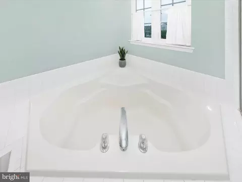 Bath - 6529 Carston Ct, Frederick, MD 21703 photo 4 of 6