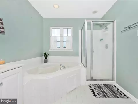 Bath - 6529 Carston Ct, Frederick, MD 21703 photo 3 of 6