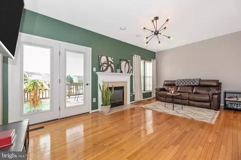 Living - 6529 Carston Ct, Frederick, MD 21703 photo 2 of 5
