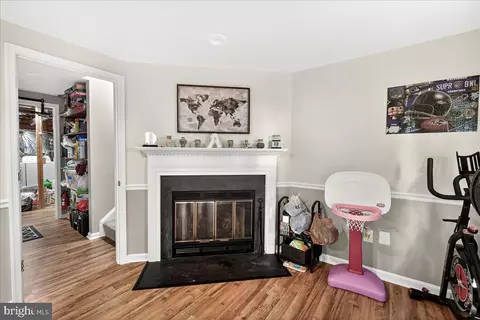 Entry Way - 7093 Gresham Ct W, Frederick, MD 21703 photo 3 of 3