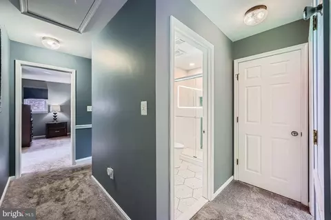 Entry Way - 5512 Camelot Ct, Frederick, MD 21704 photo 8 of 13