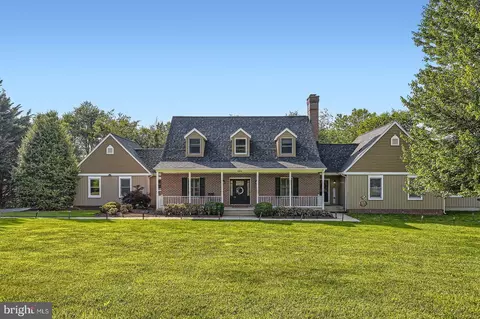 Exterior - 5512 Camelot Ct, Frederick, MD 21704 photo 2 of 18