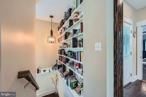 Entry Way - 5512 Camelot Ct, Frederick, MD 21704 photo 13 of 13