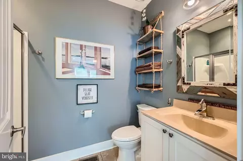 Bath - 5512 Camelot Ct, Frederick, MD 21704 photo 9 of 11