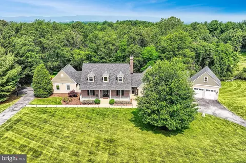 Exterior - 5512 Camelot Ct, Frederick, MD 21704 photo 15 of 18