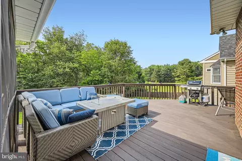Exterior - 5512 Camelot Ct, Frederick, MD 21704 photo 9 of 18
