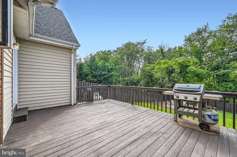 Exterior - 5512 Camelot Ct, Frederick, MD 21704 photo 10 of 18