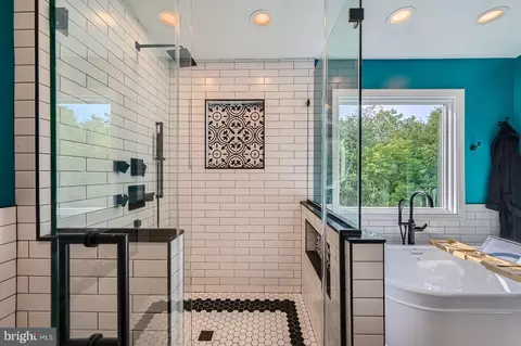 Bath - 5512 Camelot Ct, Frederick, MD 21704 photo 3 of 11