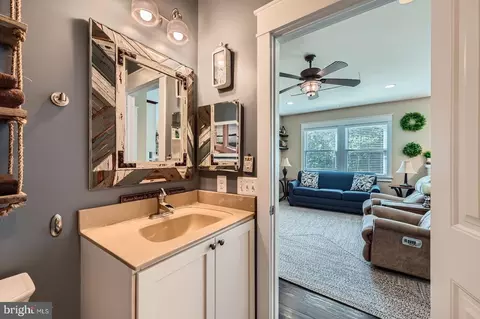 Bath - 5512 Camelot Ct, Frederick, MD 21704 photo 10 of 11