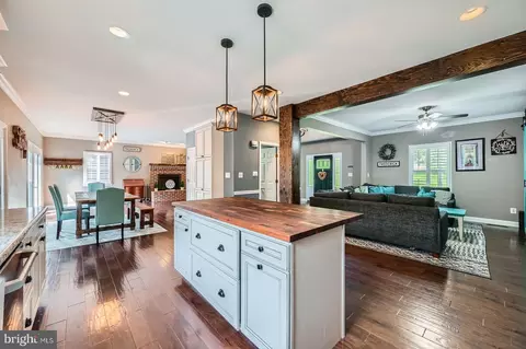 Entry Way - 5512 Camelot Ct, Frederick, MD 21704 photo 6 of 13