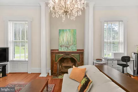 Living - 6229 Linganore Rd, Frederick, MD 21701 photo 4 of 4
