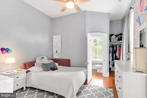 Bedroom - 6229 Linganore Rd, Frederick, MD 21701 photo 8 of 11