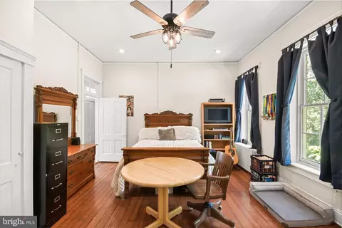 Bedroom - 6229 Linganore Rd, Frederick, MD 21701 photo 6 of 11