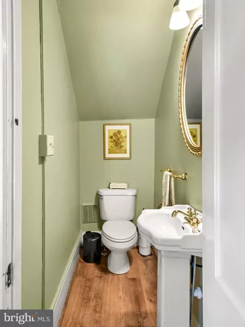 Bath - 6229 Linganore Rd, Frederick, MD 21701 photo 1 of 10