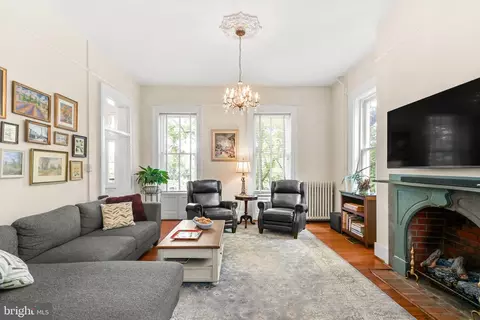 Living - 6229 Linganore Rd, Frederick, MD 21701 photo 2 of 4