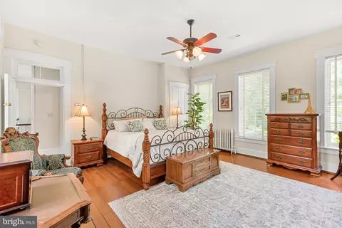 Bedroom - 6229 Linganore Rd, Frederick, MD 21701 photo 4 of 11