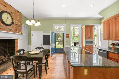 Kitchen - 6229 Linganore Rd, Frederick, MD 21701 photo 4 of 7