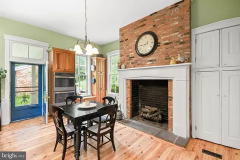 Dining - 6229 Linganore Rd, Frederick, MD 21701 photo 6 of 6