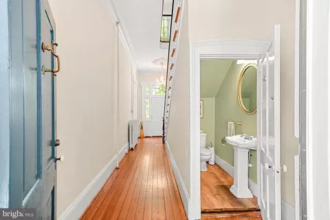 Entry Way - 6229 Linganore Rd, Frederick, MD 21701 photo 7 of 11