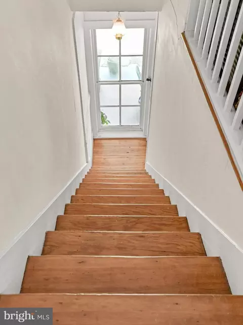 Entry Way - 6229 Linganore Rd, Frederick, MD 21701 photo 6 of 11