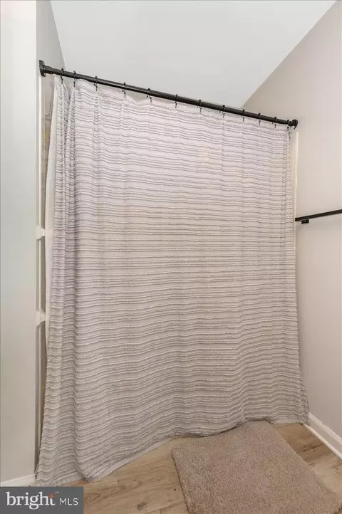 Bath - 9414 Berkley Ln, Frederick, MD 21701 photo 2 of 4