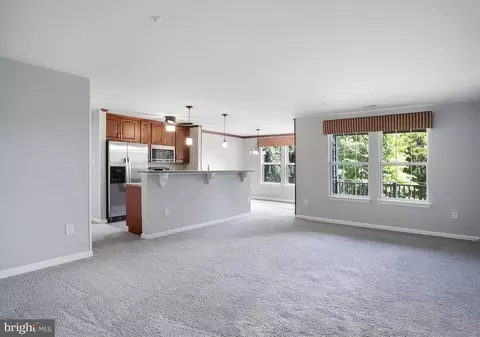 Living - 2400 Dominion Dr #2B, Frederick, MD 21702 photo 2 of 2