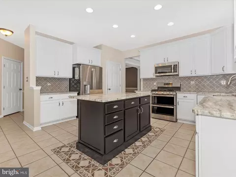 Kitchen - 1735 Wheyfield Dr, Frederick, MD 21701 photo 4 of 6