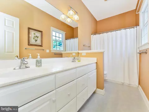 Bath - 207 Rod Cir, Middletown, MD 21769 photo 6 of 6