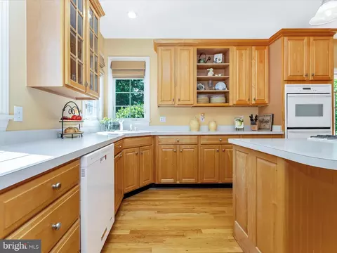Kitchen - 207 Rod Cir, Middletown, MD 21769 photo 6 of 6