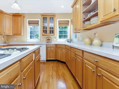 Kitchen - 207 Rod Cir, Middletown, MD 21769 photo 4 of 6