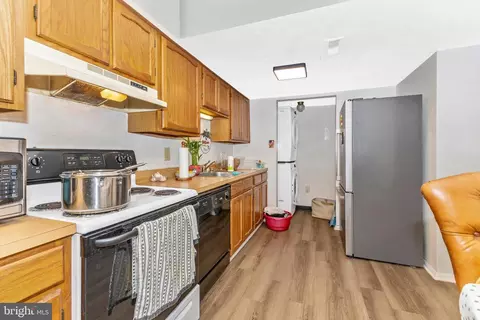 Kitchen - 7285 C Coachlight Ct, Frederick, MD 21703 photo 3 of 4
