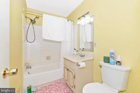 Bath - 7285 C Coachlight Ct, Frederick, MD 21703 photo 4 of 5