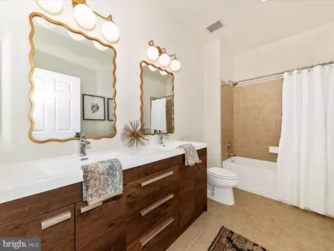 Bath - 35 E All Saints St #308, Frederick, MD 21701 photo 3 of 4