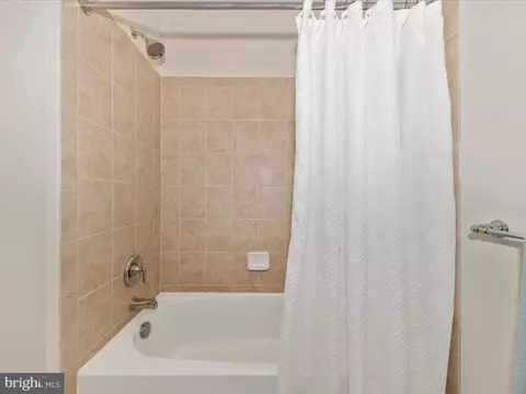 Bath - 35 E All Saints St #308, Frederick, MD 21701 photo 4 of 4