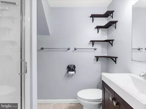 Bath - 116 Deerfield Pl, Frederick, MD 21702 photo 2 of 4