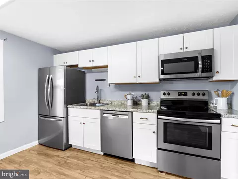 Kitchen - 116 Deerfield Pl, Frederick, MD 21702 photo 2 of 3