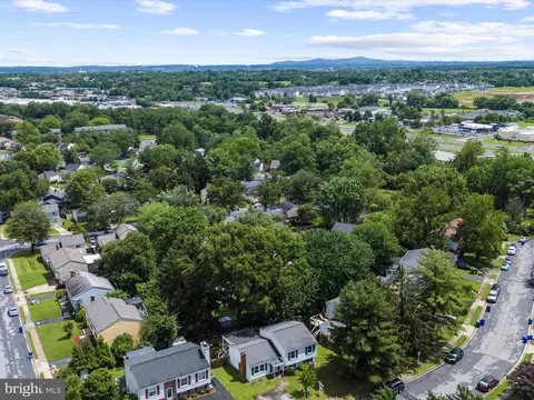 View/Area - 116 Deerfield Pl, Frederick, MD 21702 photo 4 of 9