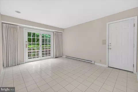 Living - 7940 Old Seventh St, Frederick, MD 21702 photo 4 of 6