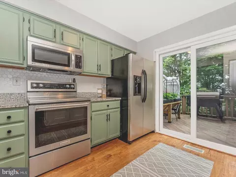 Kitchen - 6327 Towncrest Ct, Frederick, MD 21703 photo 4 of 4